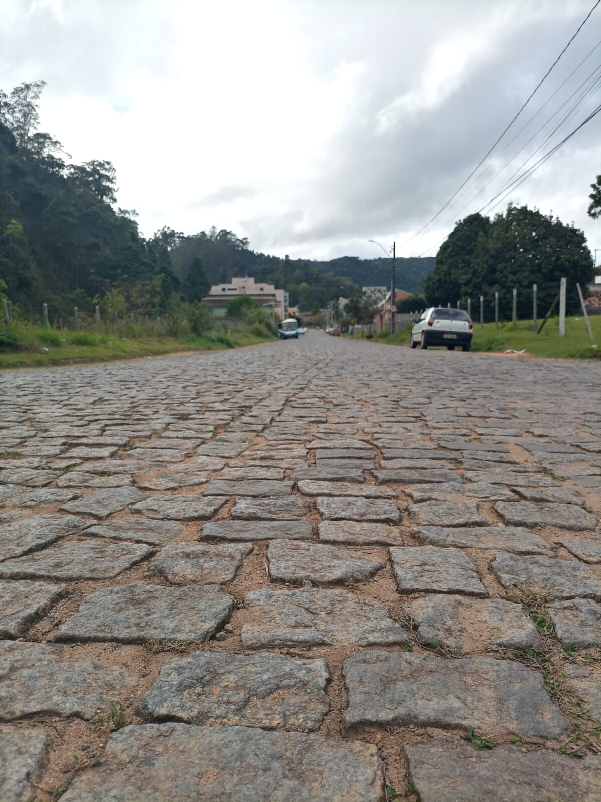 Capeamento asfáltico vai facilitar acesso ao Hospital Madre Regina Protmann