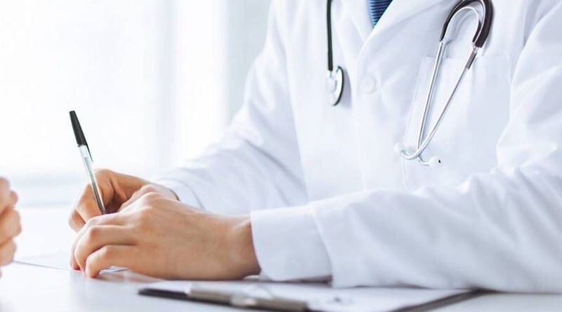 CONVOCA CANDIDATOS APROVADOS NO PROCESSO SELETIVO PARA OS CARGOS DE MÉDICO AUTORIZADOR E MÉDICO AUDITOR