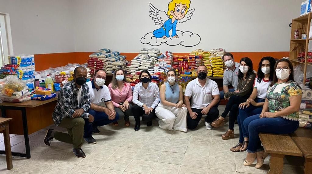 Projeto Corrente do Bem recebe mais de 600 quilos de alimentos para doação